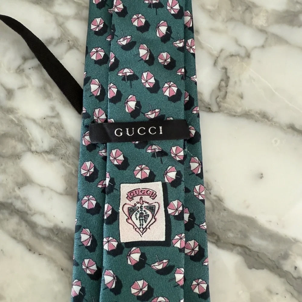 Gucci Necktie Tie 100% Silk Green Umbrella Pattern 3.2 inches New